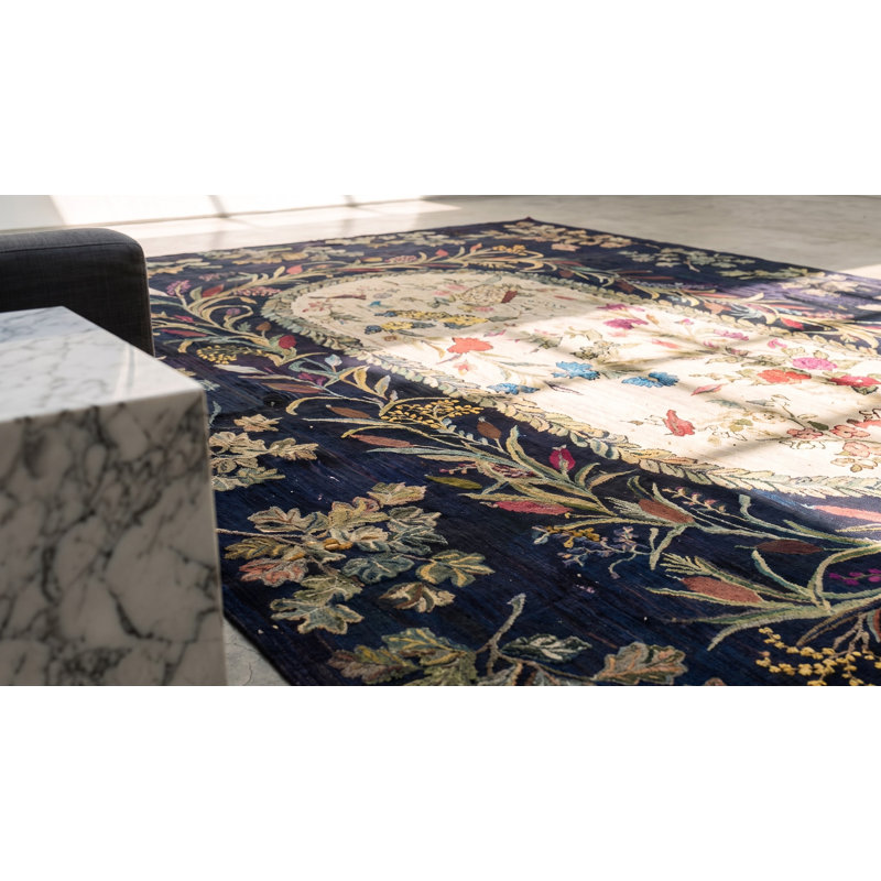 Tapis crocheté bleu art populaire du début du 20e siècle