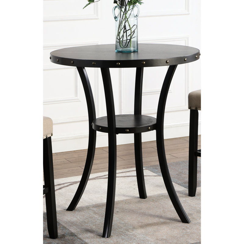 Table ronde de 36 po - Pieds en métal, 2 tabourets en tissu bleu, espace de rangement supplémentaire avec barre et chaises.