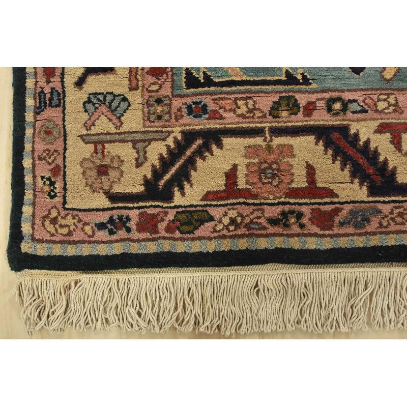 Tapis Heriz 117 cm x 190 cm, en laine bleue, style tribal vintage, noué à la main.
