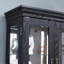 Élégante vitrine vitrée à six niveaux pour le salon, personnalisable avec éclairage intégré, avec charnière et poignée rétro