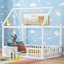 Lit double blanc doux pour chambre d'enfant, construction en pin massif avec clôture de périmètre et porte d'accès