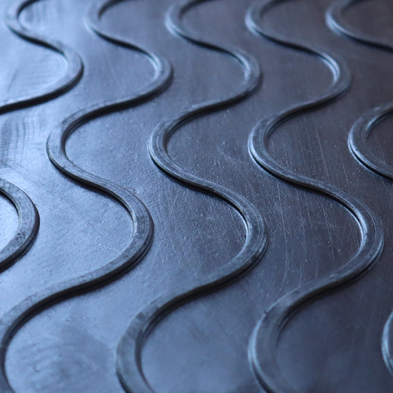 Waves Black Rubber Non-Slip Stair Treads - 9.75" x 29.125" - 6 Pack