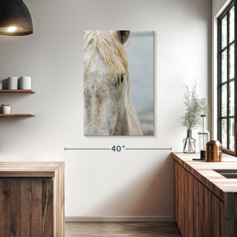 Ronce près d'un cheval blanc de Camargue II, H 39 po x l 26 po