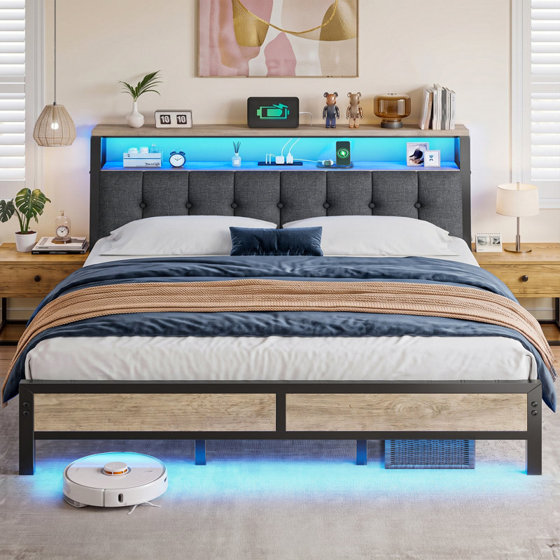 Lit plateforme moderne en bois et métal avec tête de lit rembourrée, éclairage DEL, station de recharge et rangement sous le lit
