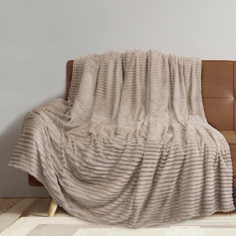 Jeté moelleux et moelleux Nestl, Jeté, Taupe