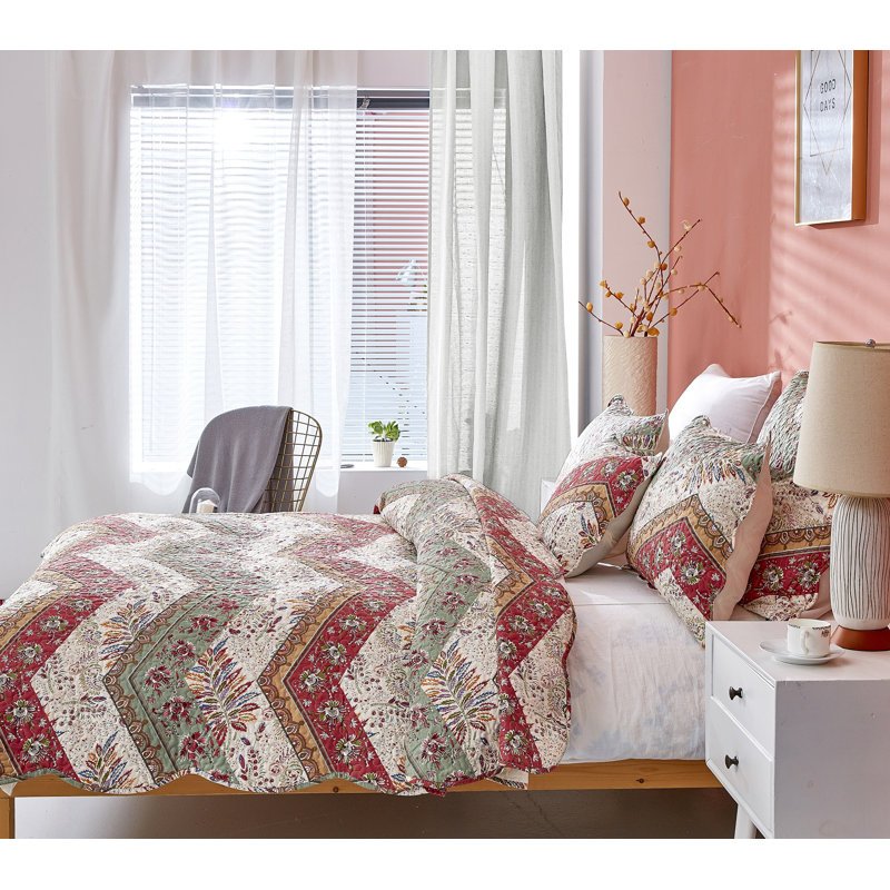 Chevron / Zig Zag Coverlet, King Bedspread + 2 Shams