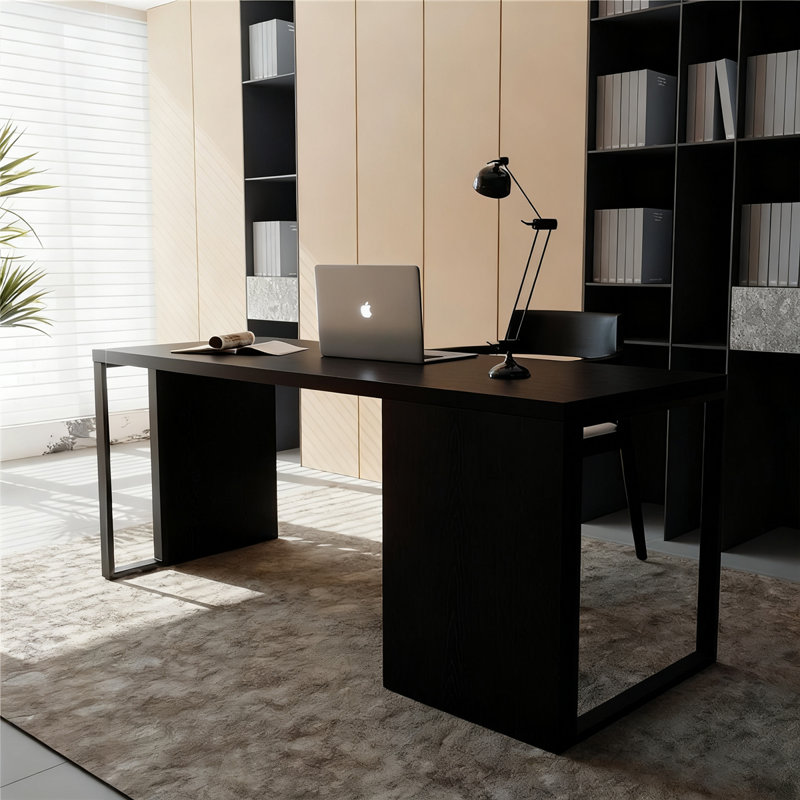 Bureau rectangulaire en bois massif et fer noir, H 29,53 po x l 55,12 po x P 27,56 po
