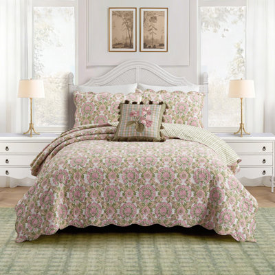 Blooming Damask 3-Piece Reversible Cotton Quilt Set