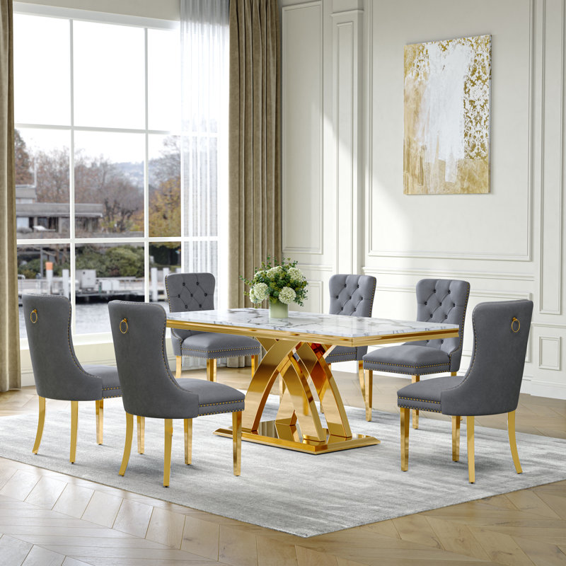 Ensemble de salle à manger rectangulaire 70 po, luxueux plateau en faux marbre blanc, base en acier inoxydable en forme de X, chaises rembourrées en velours avec garniture cloutée capitonnée