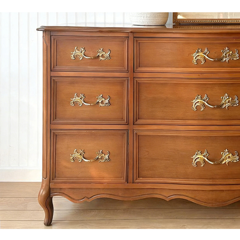 Buffet style français de style antique