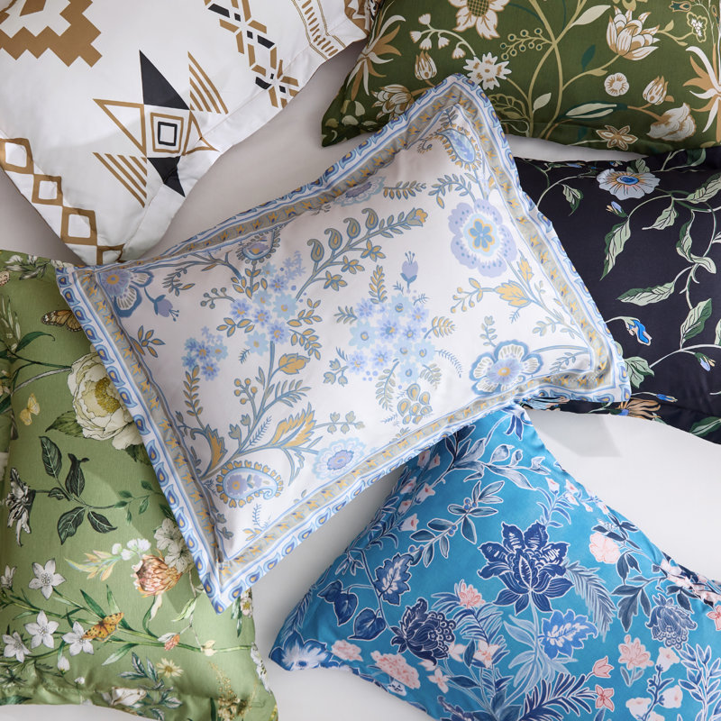 Bedsure Reversible Cute Flower Patterned Bedding Duvet Cover, Queen Duvet Cover + 2 Shams, Paisley Scrolls