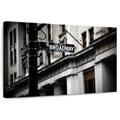 Sirci Broadway Street