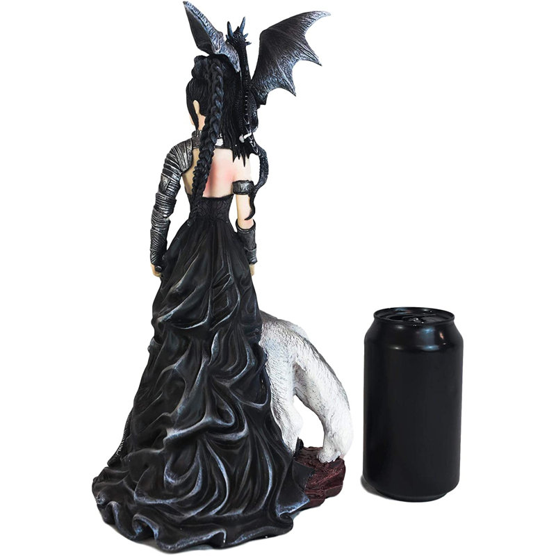 Figurine de sorcière maléfique Antrea