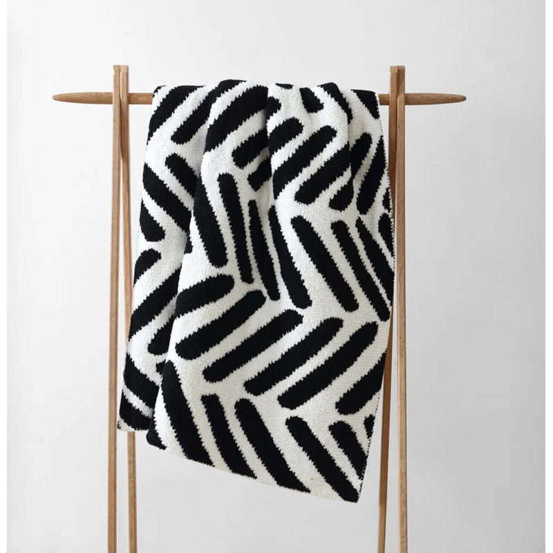 Tulum Throw Blanket, Black/Off White Geometric