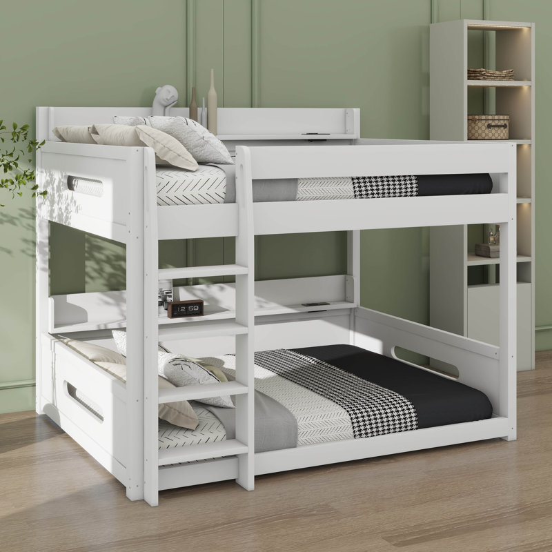 Lit superposé grand sur grand avec tablettes de rangement et stations de charge USB, Blanc