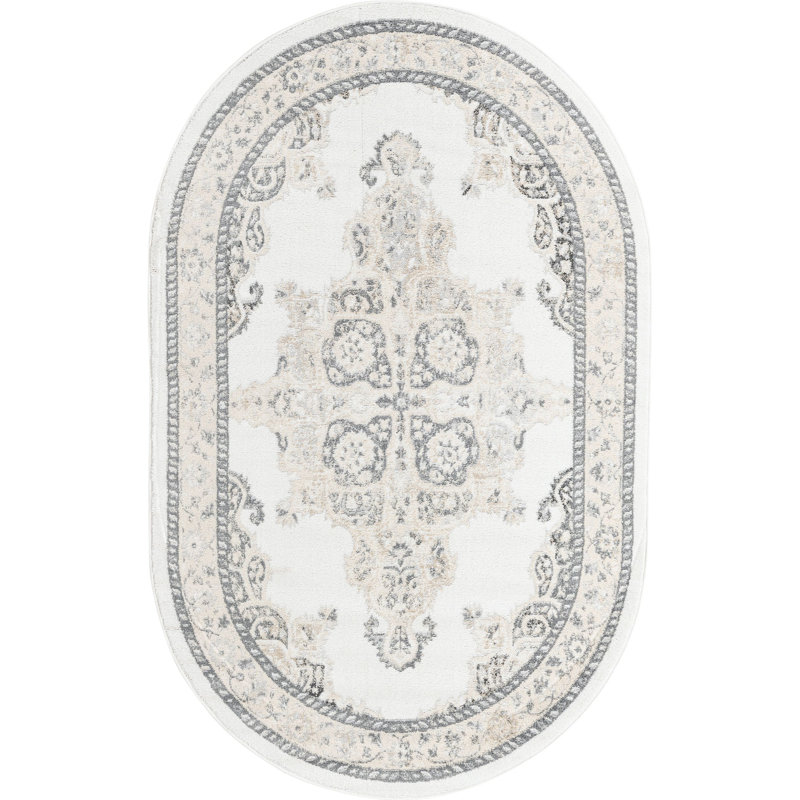 Makay Oriental Indoor Rug, Oval 5' x 8'