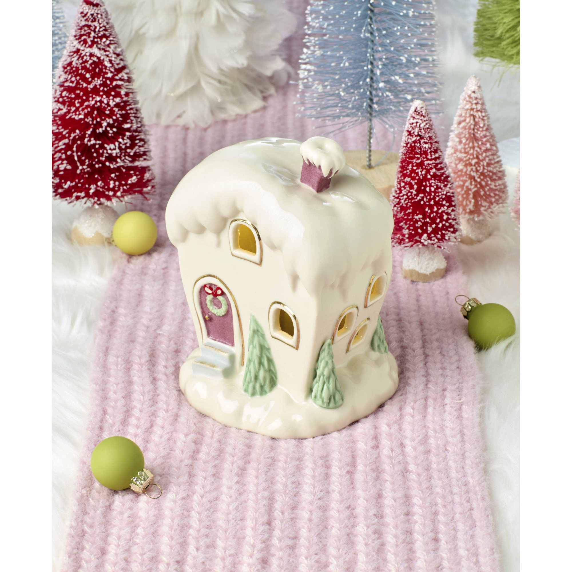 GRINCH Who-Ville The House Of J.P. Who Figurine