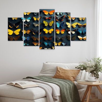  «Colorful Fluttering Butterflies Collage - Insectes & Bugs», art mural multi-panneaux