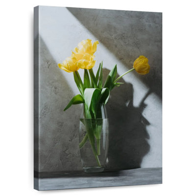 Harnek tulipes dans un vase