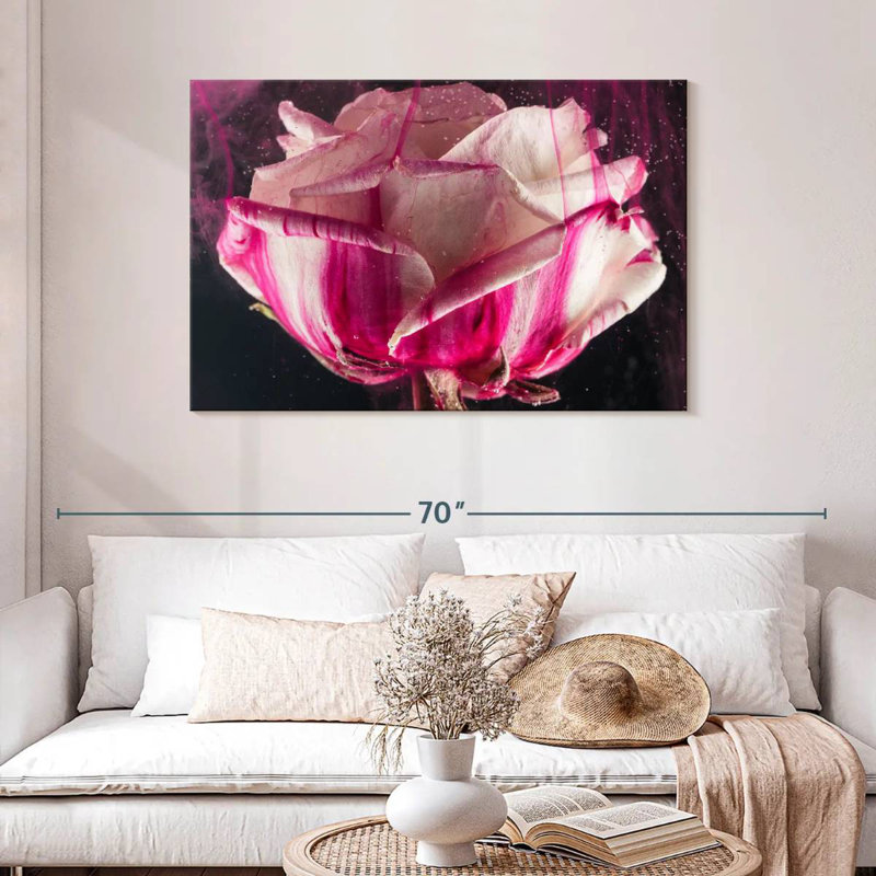 Harnek Modern Rose, 30" H x 45" W