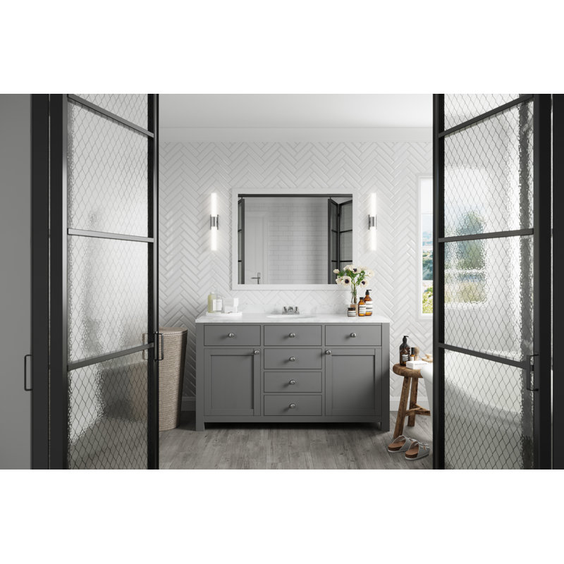 Centerset Bathroom Faucet with Drain Assembly