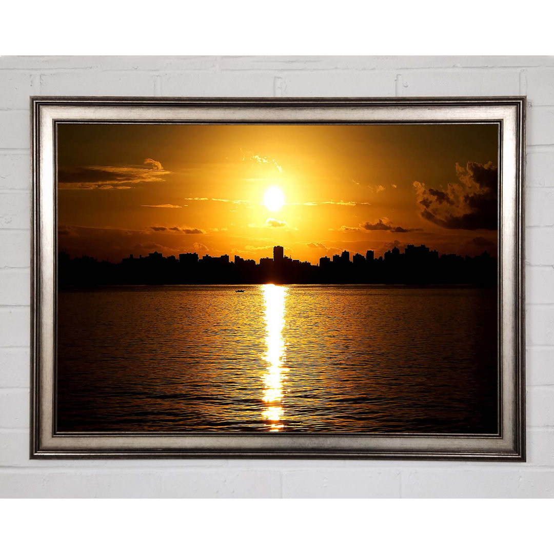 Sonnenuntergang Stadt Skyline Silhouette Gerahmter Druck