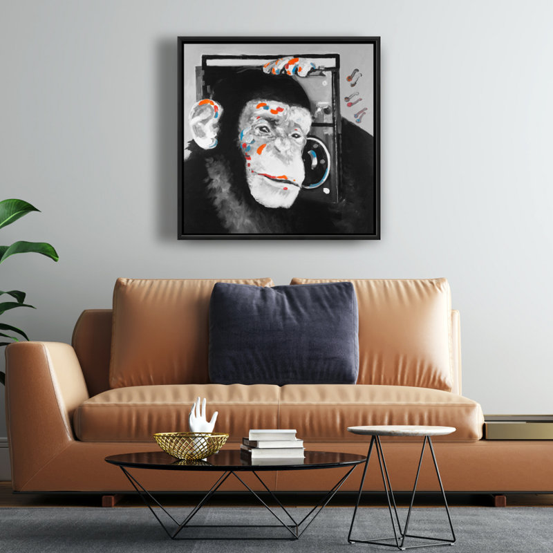 «Monkey Listening To Radio»