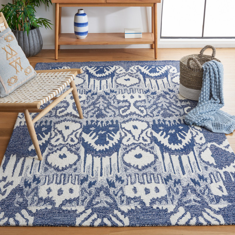 Ikat Hand Tufted Wool/Cotton Ikat Rug in Ivory/Blue, Rectangle 5' x 8'