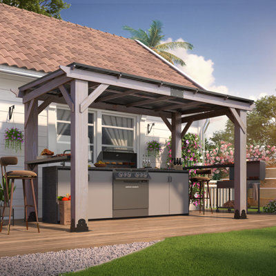 Pavillon de jardin d'extérieur en bois de 6,5 pi x 12,5 pi avec toit en acier galvanisé et cadre en bois avec tablettes latérales pour la nourriture, les boissons et les articles