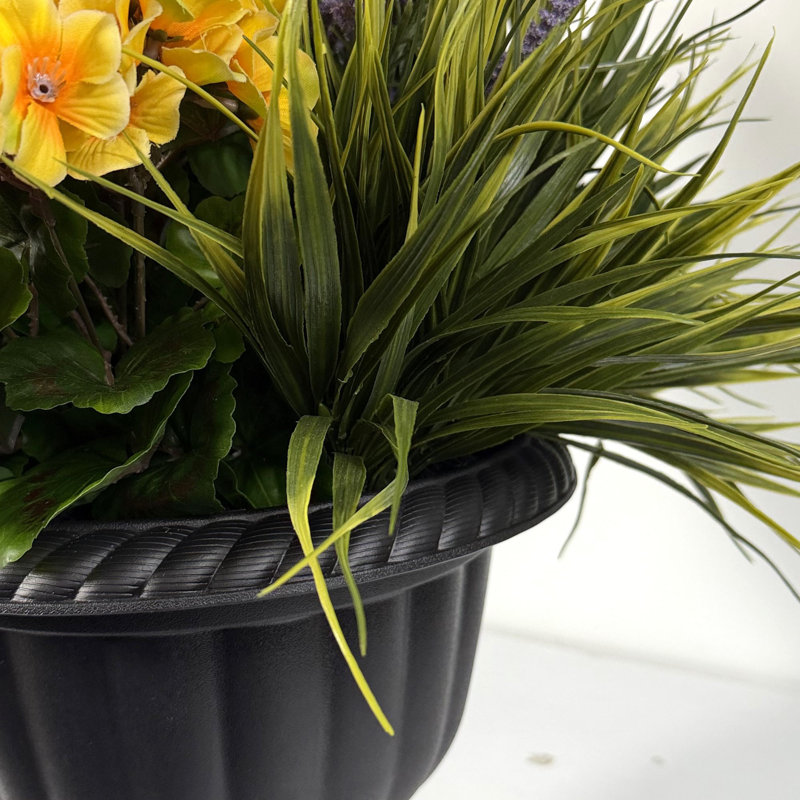 Centre de table mixte dans un vase