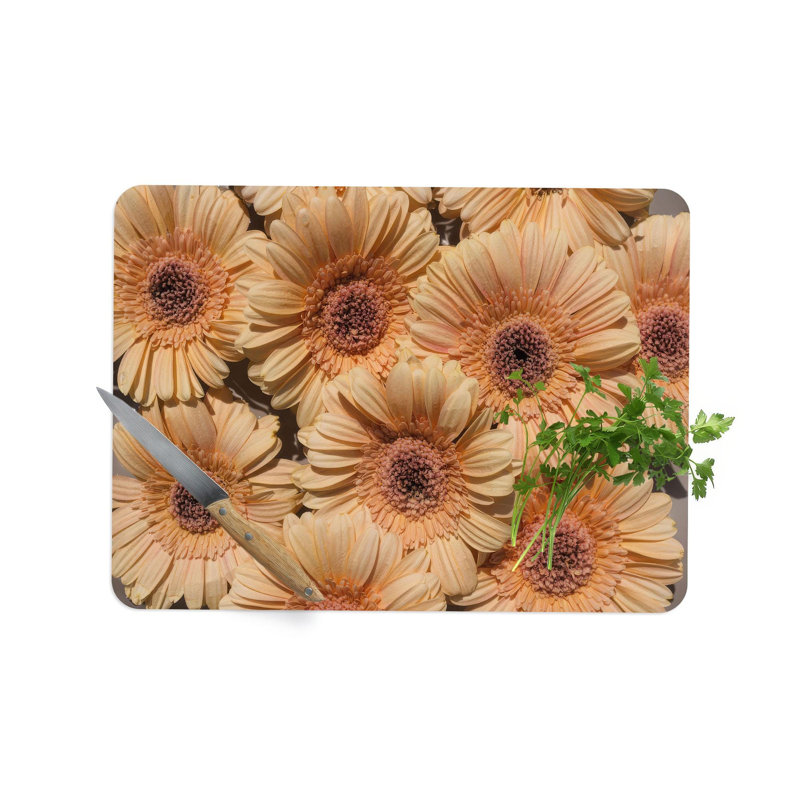Planche à découper en verre Golden Daisy Design dans des tons de jaune radieux et de brun terre parfait pour la cuisine ou les aventures de camping en plein air
