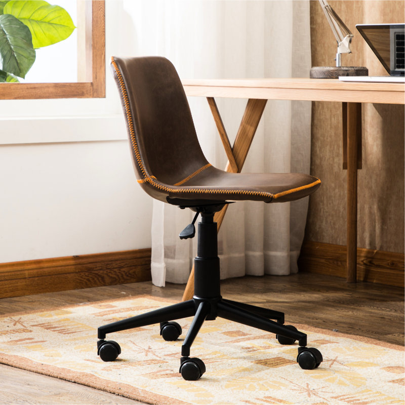 Chaise de bureau en similicuir brun antique - pivotant sur 360 °, relevage pneumatique, revêtement confortable, structure en acier noir mat pour la structure