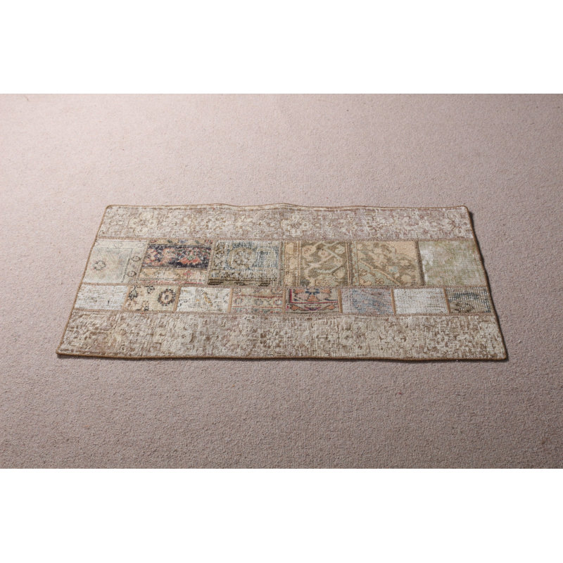 Charmant petit tapis turc beige Oushak rétro idéal pour les tapis de porte et les décorations de ferme pastel