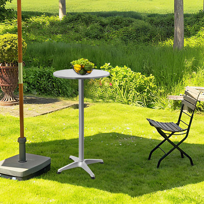 Table de salle à manger à hauteur de bar