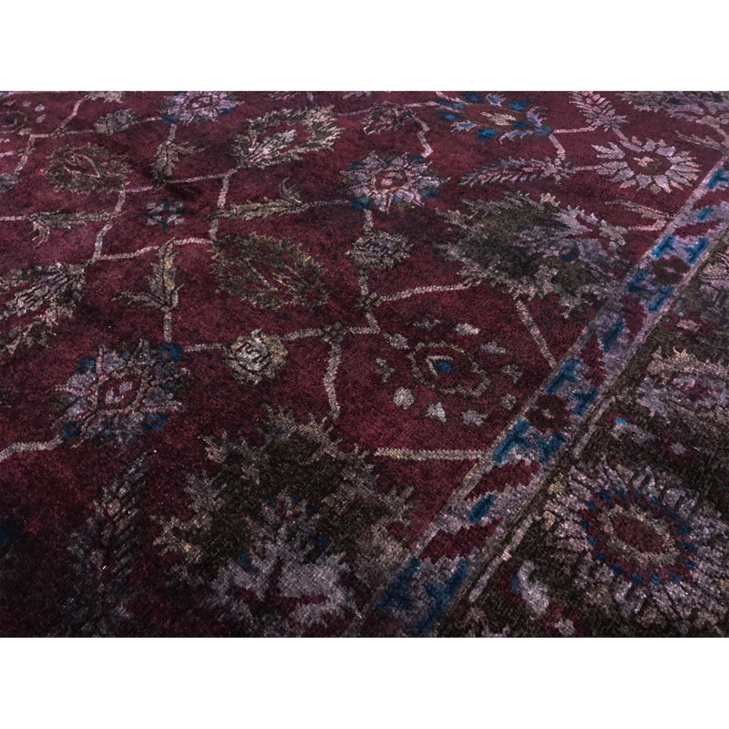 Wool Oriental Area Rug in Purple/Blue