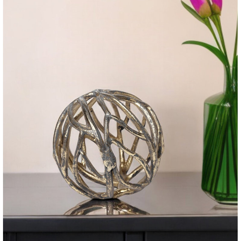 Sculpture de table en or 7 po, H 7 po x l 7 po x P 7 po, Doré