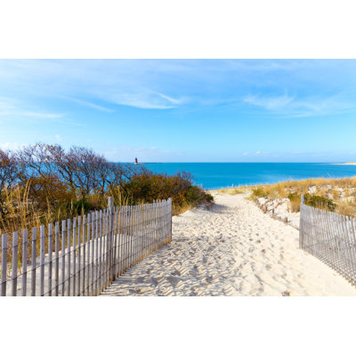 «Beach at Cape Henlopen» par Yvonne Navalaney - photographie sur toile tendue