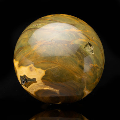 Jamik Figurines & Sculptures