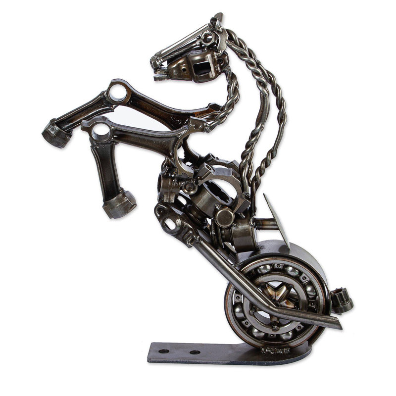 Sculpture pièces d'auto Trinx