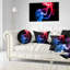 Fumée flottante bleue et rouge sur fond noir - coussin imprimé abstrait