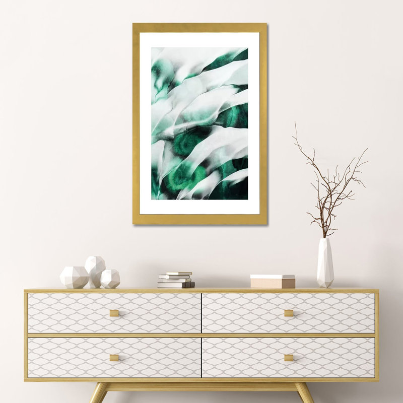 «Emerald Flow» par Elisabeth Fredriksson - impression d'art graphique, Papier encadré doré, Blanc, H 24 po x l 16 po x P 1 po