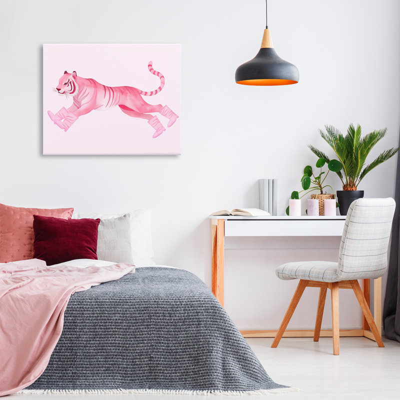 «Run Tiger in bottes», art mural sur toile par Daphne Polselli, H 30 po x l 40 po