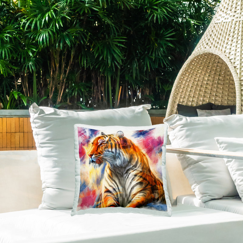 Coussin d'extérieur imprimé Fierce & Elegant Tiger Design par Kim Allen