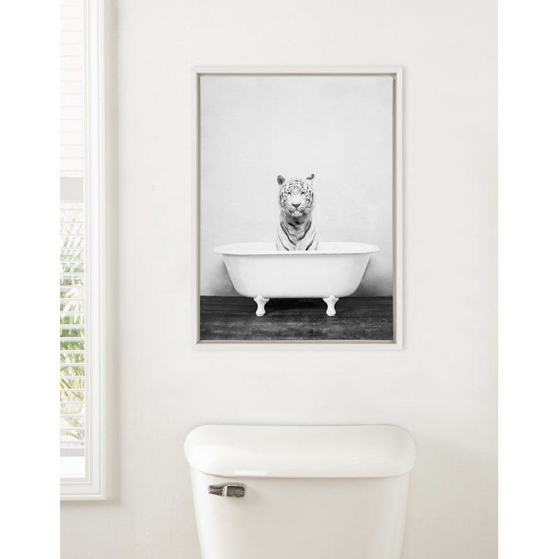 «White Tiger in The Bathaign» par Amy Peterson, reproduction d'art sur toile encadrée