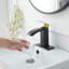 Robinet de lavabo de salle de bain monocommande à simple arche avec drain escamotable noir mat Waterfall