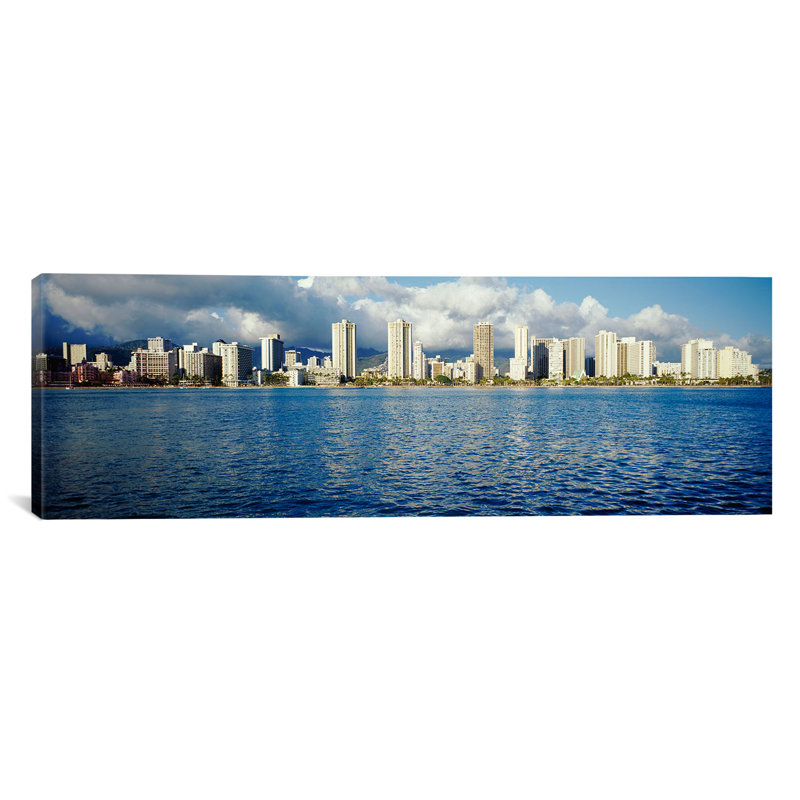 Bâtiments au bord de l'eau, Honolulu, Oahu, Hawaï, États-Unis - impression panoramique sur toile tendue, Toile tendue