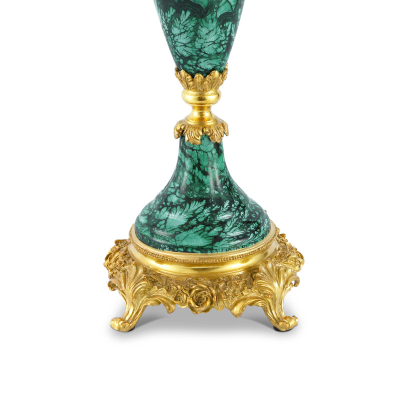 Porte-bougie en porcelaine vert émeraude et bronze, candélabre de 3 tasses de 20 pouces avec accoudoirs en vigne et détails roses - Centre de table de style rétro pour table de salle à manger, manteau de cheminée et console