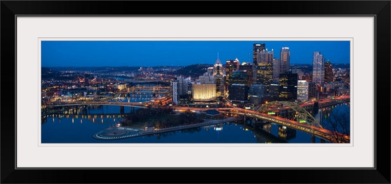«Pittsburgh City Skyline at Night», reproduction de photo, H 24 po x l 56 po x P 1 po, Cadre noir