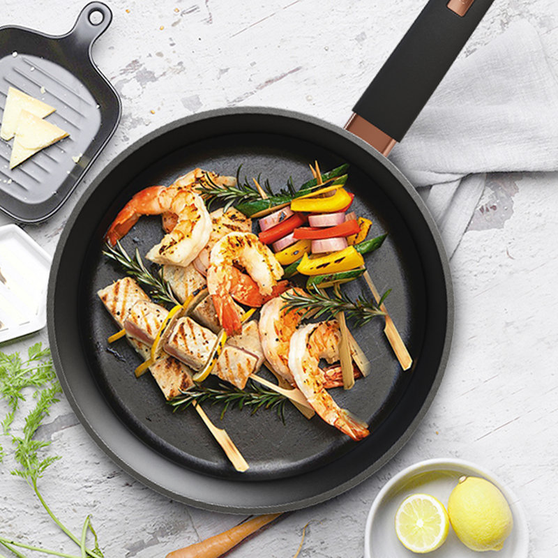 Tayama Ultra Titanium Nonstick Deep Pan, 11.8"