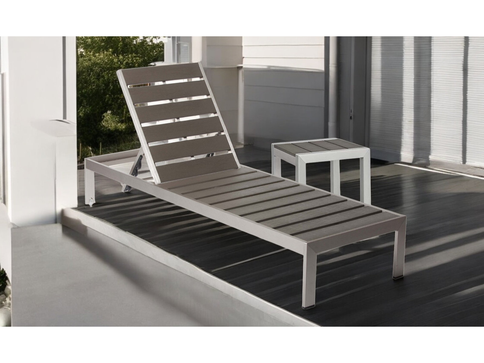 Aynura 26" Patio Chaise Lounge, Silver Frame/Gray Seat